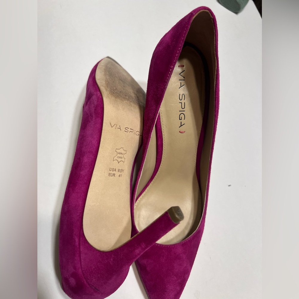 Via Spiga Suede Pump Heels - Picture 6 of 6